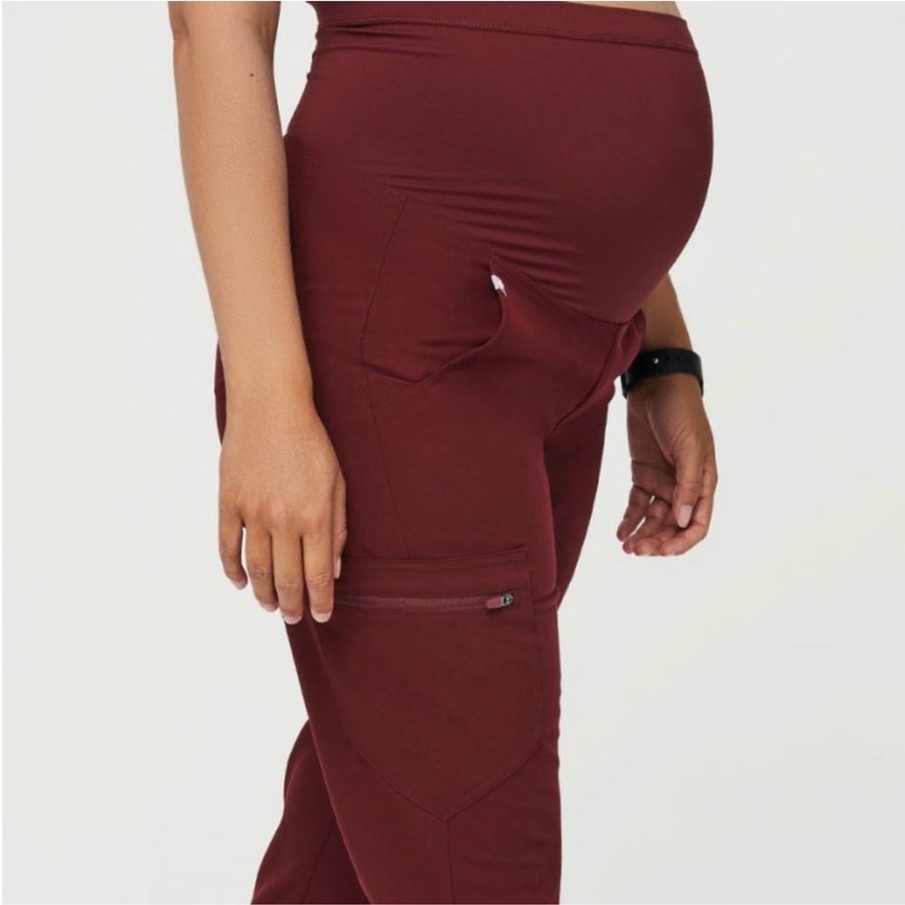 FIGS women's maternity Zamora scrub